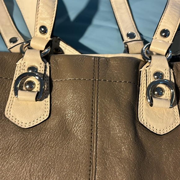 Coach Ashley Leather Handbag with Dustbag - Picture 14 of 16